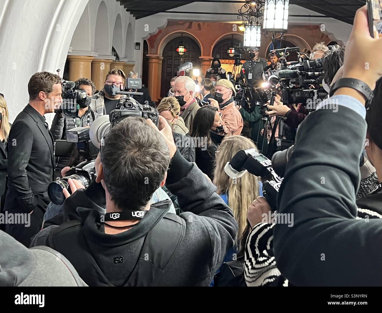 9 marzo 2022 Benedetto Cumberbatch è circondato dalla stampa e dai paparazzi al Festival Internazionale del Cinema di Santa Barbara. Credit: Lisa Werner/ Alamy/ Stockimo News Foto Stock