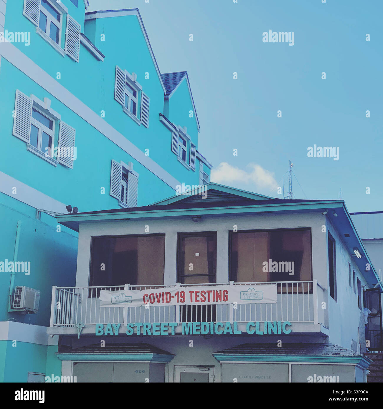 Gennaio 2022, Covid-19 Testing, Bay Street Medical Clinic, Nassau, New Providence Island, Bahamas, Nord America - Immagine stock catturata con smartphone