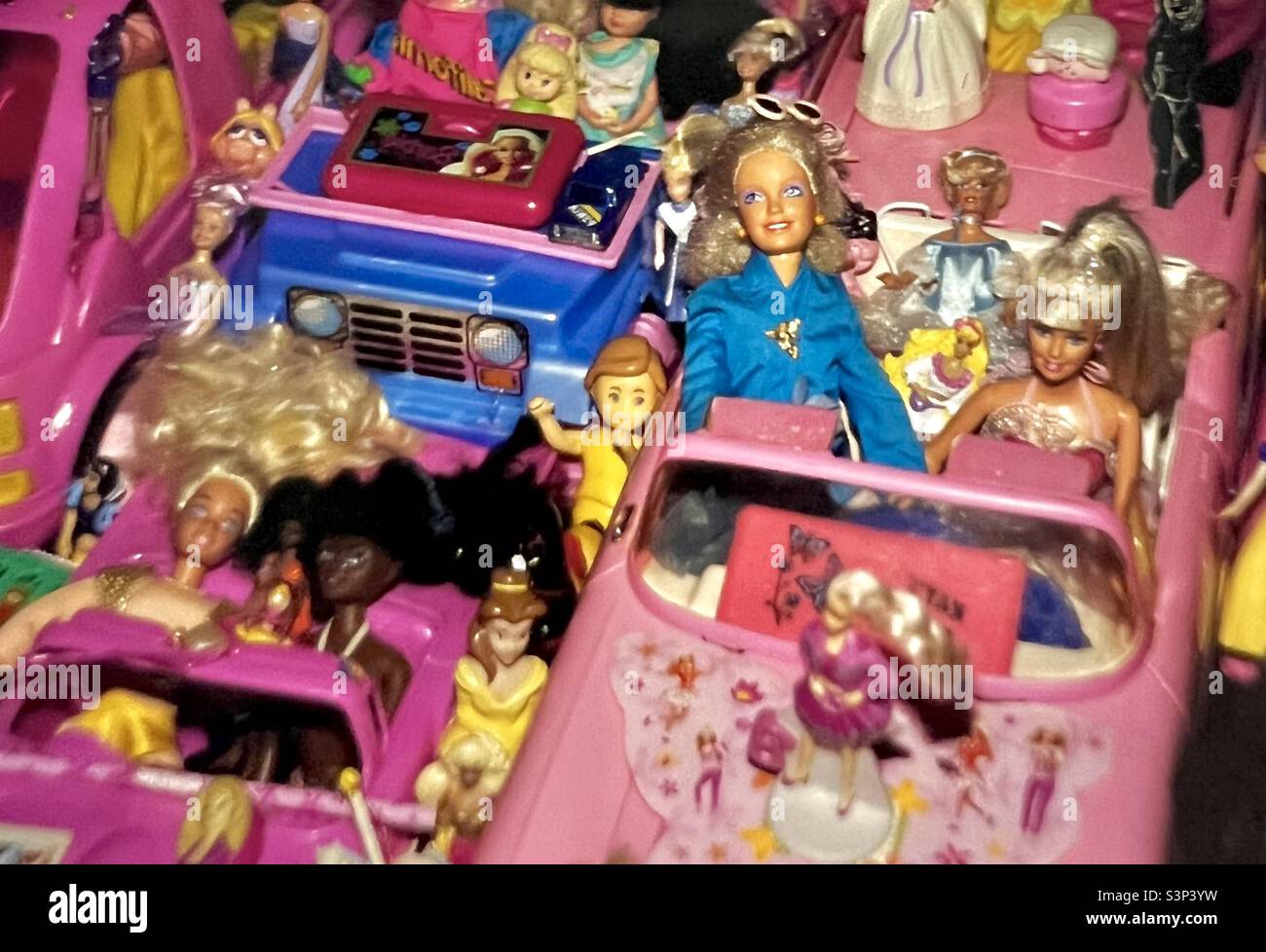 Barbie bambole in auto d’arte il weekend Art Car di Houston Foto Stock