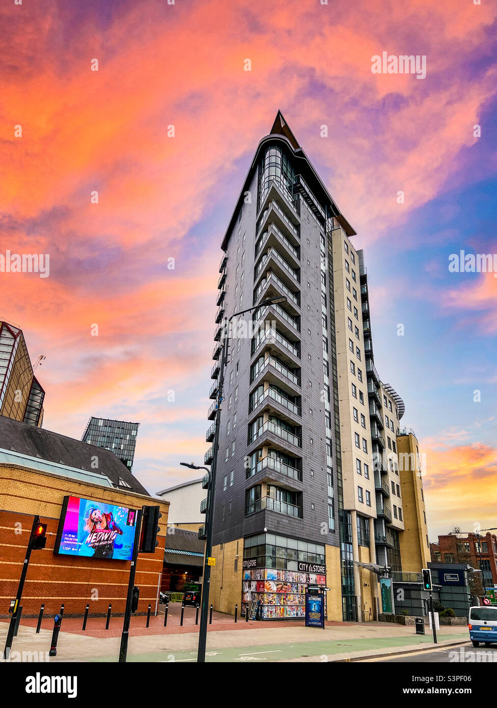 Skyline Apartments nel centro di Leeds - Immagine stock catturata con smartphone