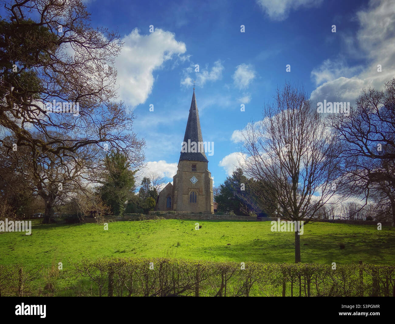 Chiesa di San Pietro nel villaggio di Scorton, Lancashire - Immagine stock catturata con smartphone Chiesa di San Pietro nel villaggio di Scorton, Lancashire - Immagine stock catturata con smartphone