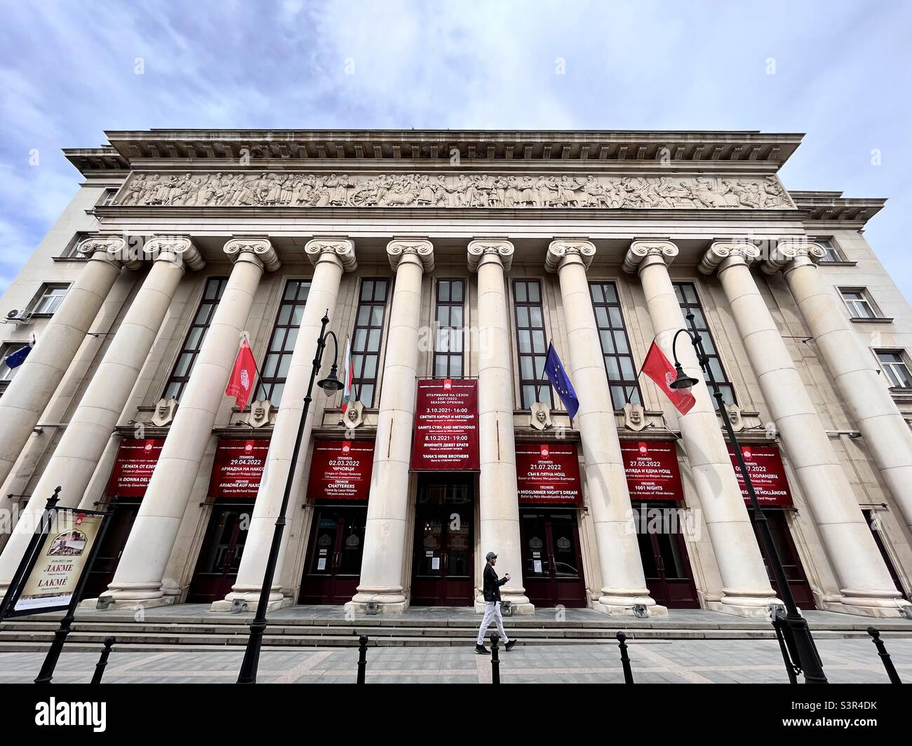 Edificio dell'Opera e del Balletto di Sofia dettaglio architettonico esterno a Sofia Bulgaria, Europa orientale, Balcani, UE Foto Stock