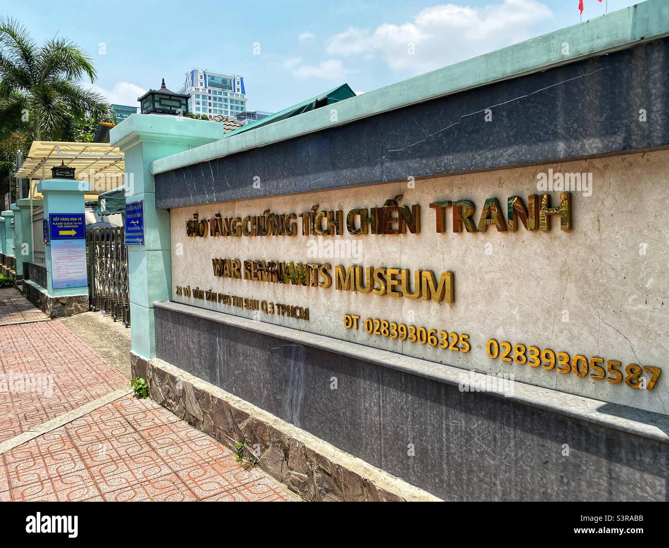 Museo dei resti di guerra Saigon, Vietnam - Immagine stock catturata con smartphone