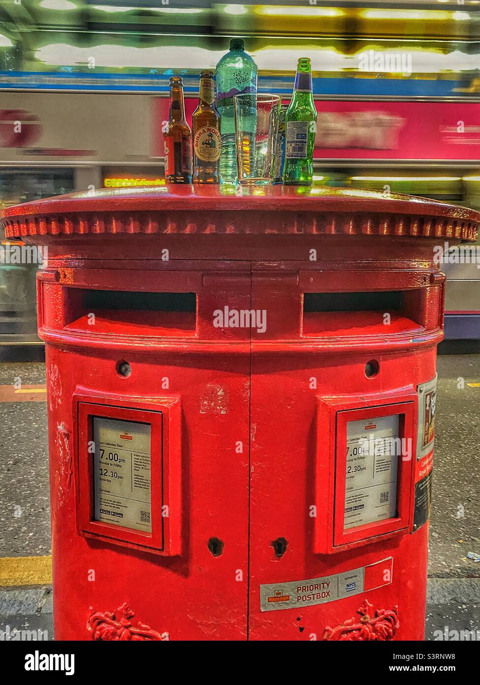 Finale Glasgow Cup - Post Box - Immagine stock catturata con smartphone