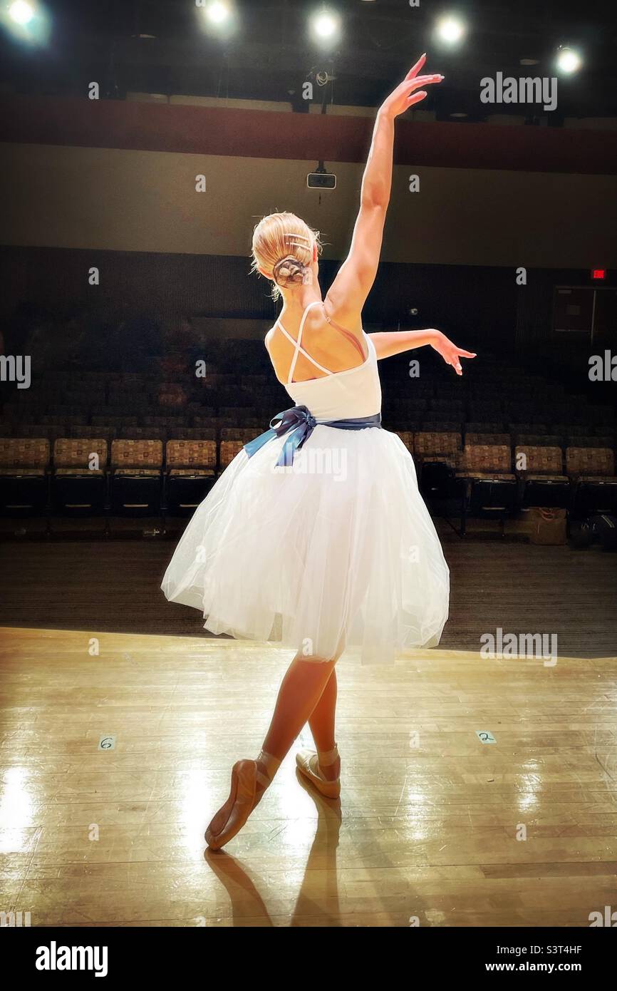 Ballerino sul palco - Immagine stock catturata con smartphone
