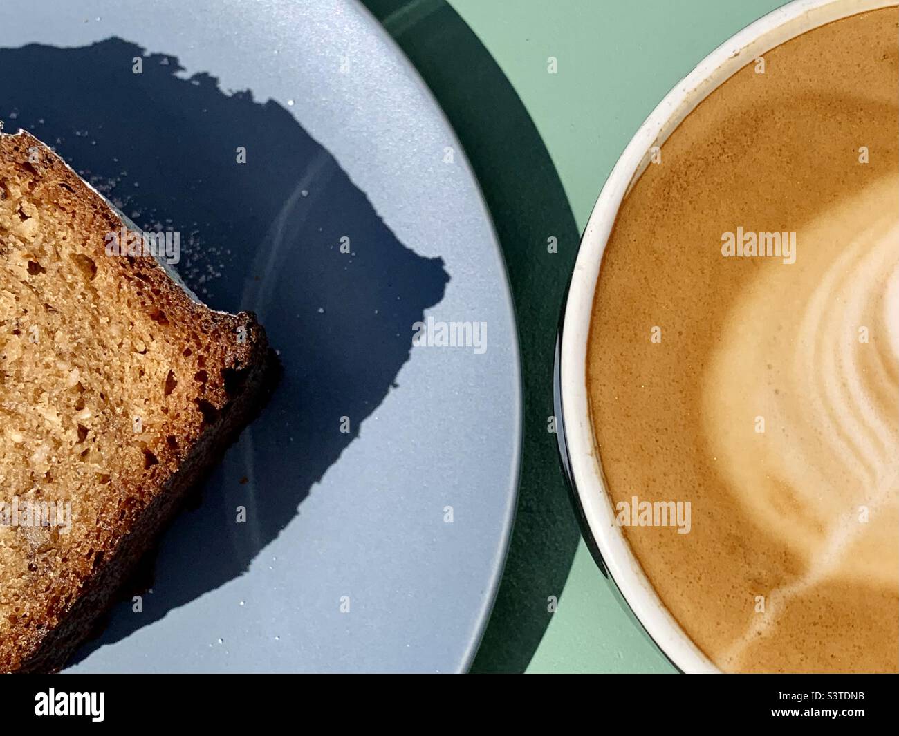 Caffè e torta - Immagine stock catturata con smartphone
