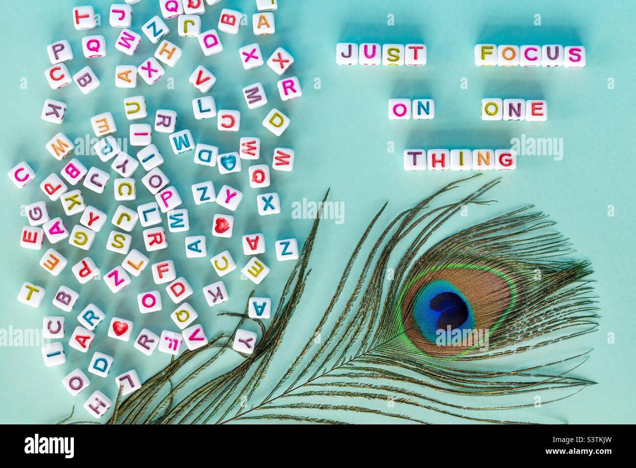 Basta concentrarsi su una cosa. Offerta motivazionale flatlay. Foto Stock