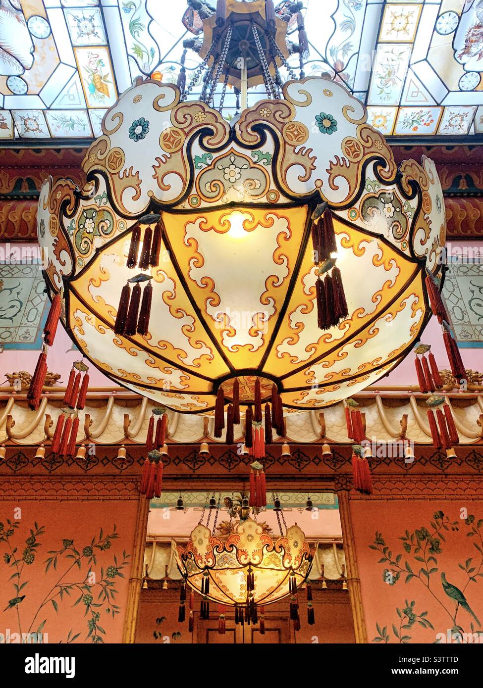 Lampada chinoiserie ornata nel padiglione di Brighton Foto Stock