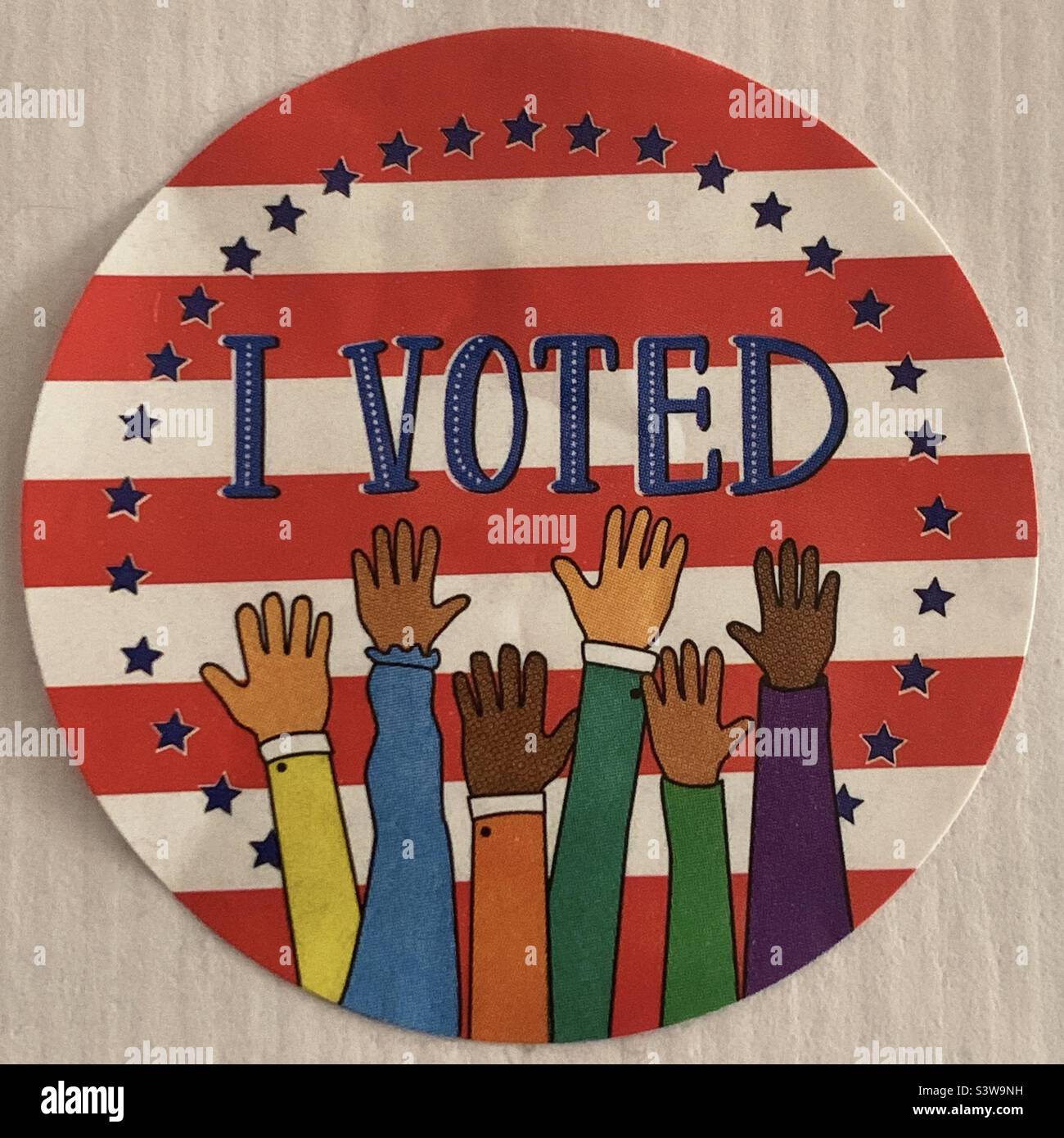 Adesivo di voto principale del Missouri, 2 agosto 2022 - Immagine stock catturata con smartphone