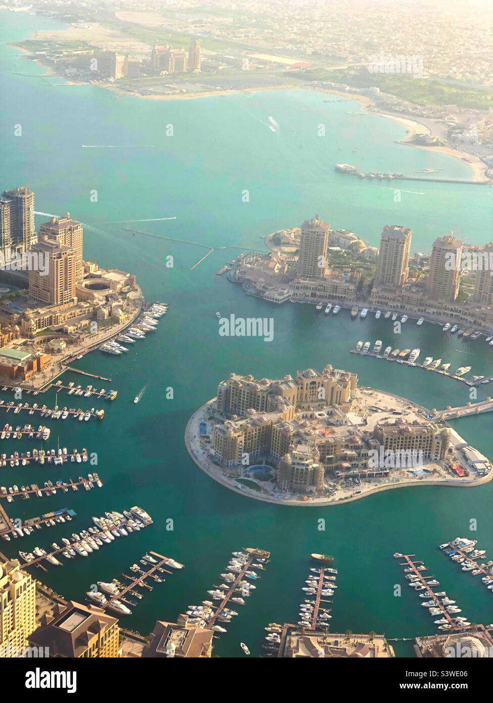 The Pearl, un resort artificiale Isola nel Golfo Persico a Doha, Qatar Foto Stock