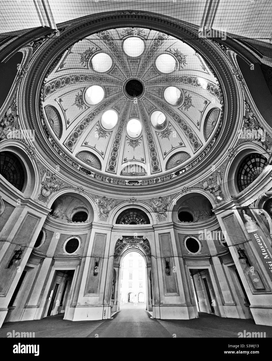 La famosa cupola di Michaeler nell'Hofburg, nel primo distretto di Vienna Foto Stock