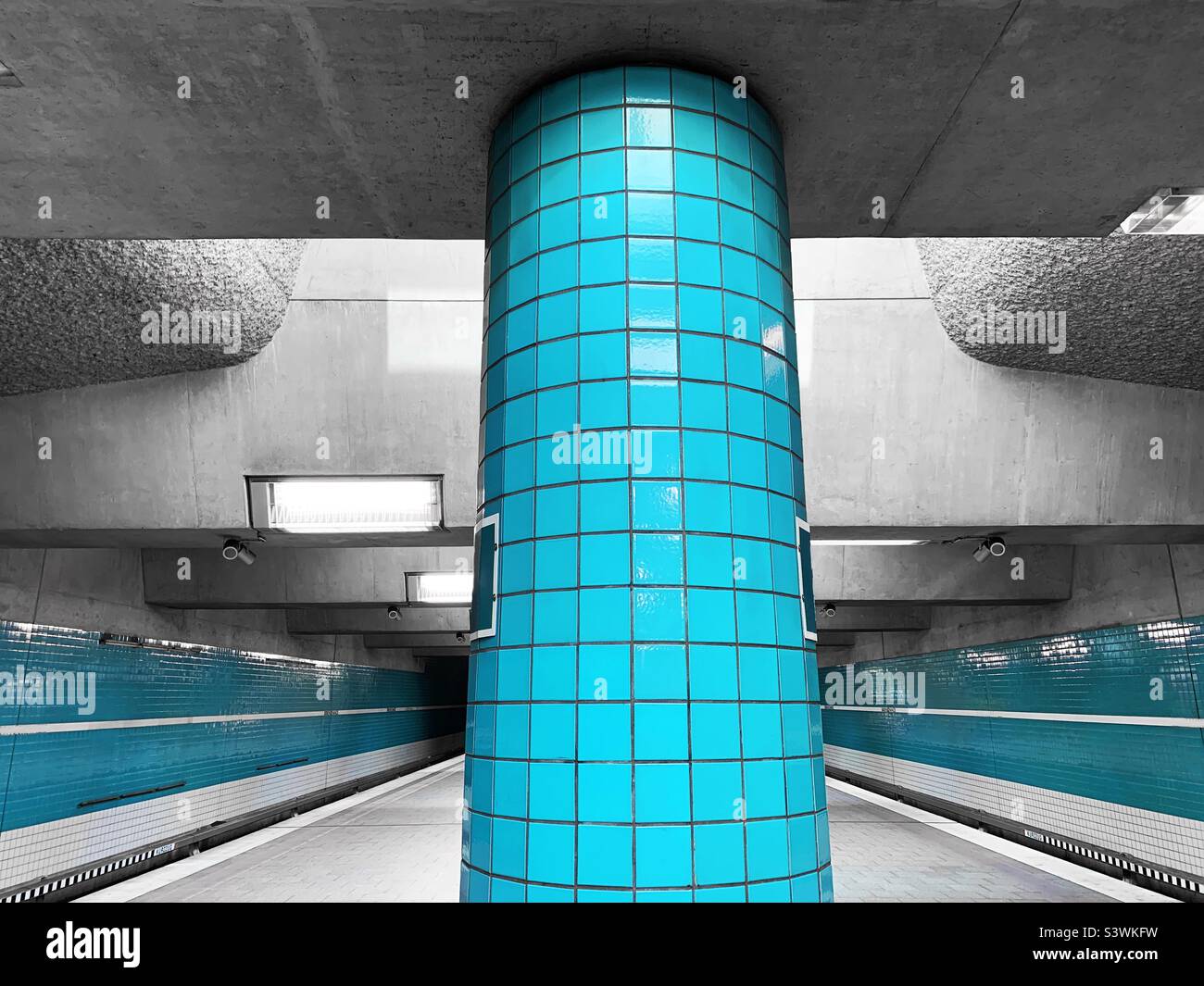 Architettura moderna grigia e blu Foto Stock