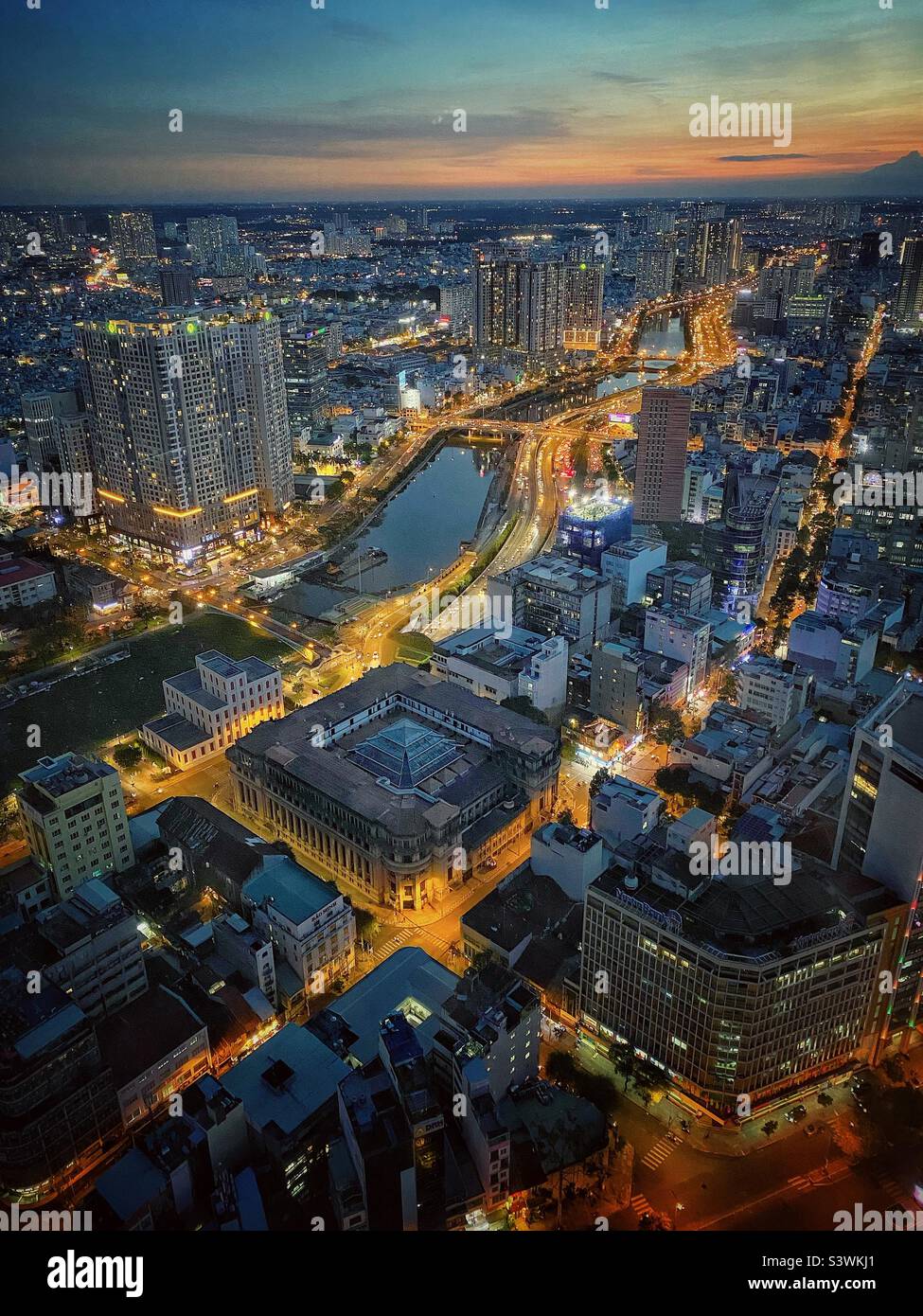 Paesaggio notturno di ho Chi Minh City, Vietnam. Foto Stock