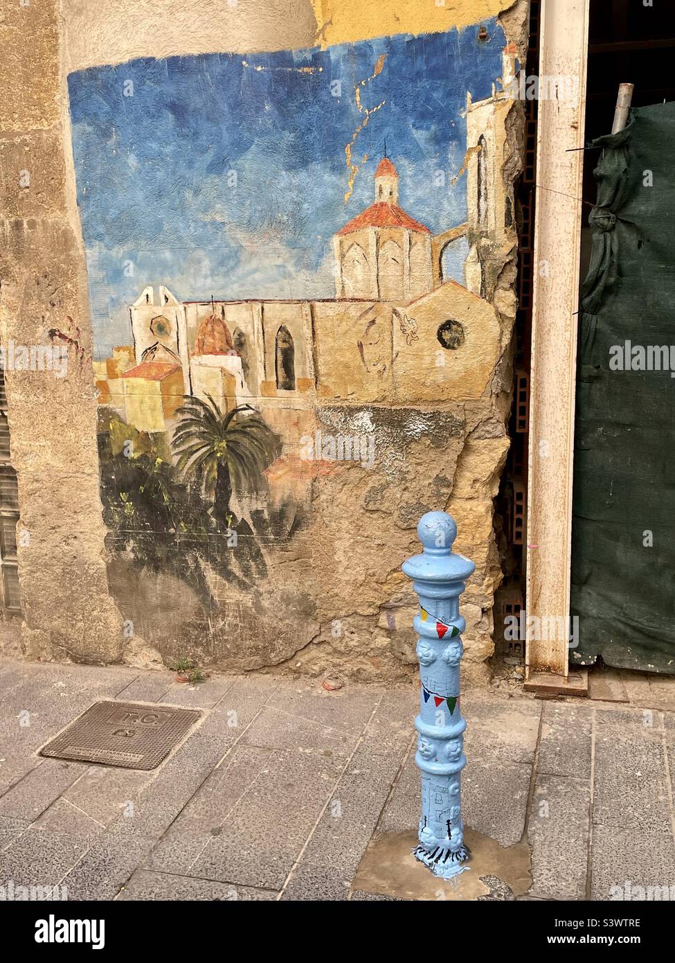 Street Art - Tarragona - Immagine stock catturata con smartphone