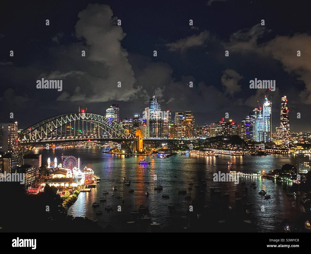 Paesaggio urbano notturno di Sydney, Australia Foto Stock