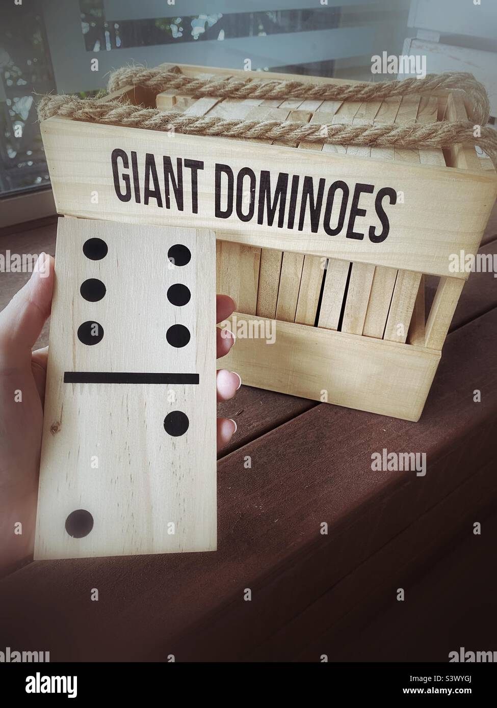 Gioco di domino gigante Foto Stock