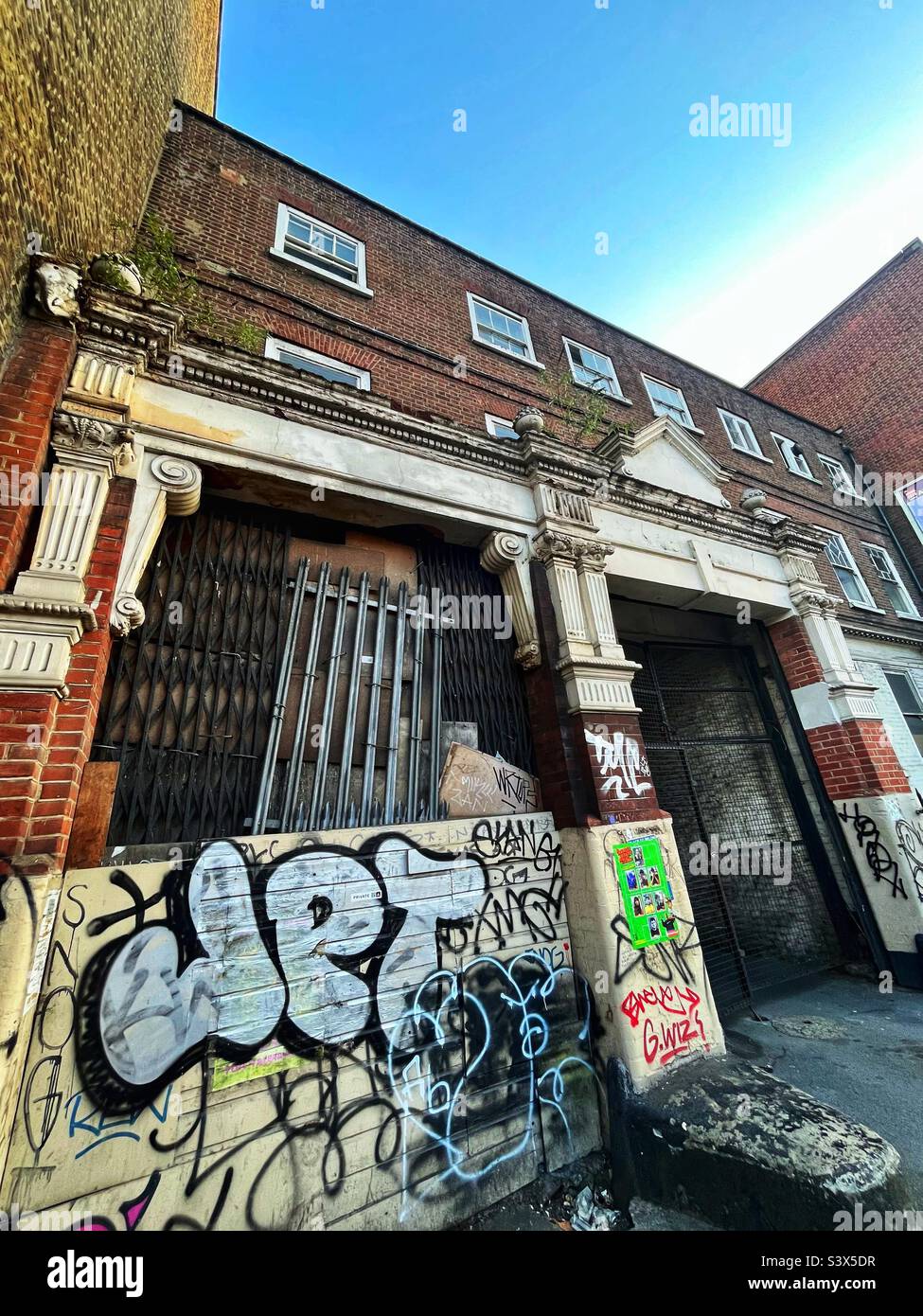 Holland and Company's Distillery, 14 e 16, Deptford Bridge SE8 all'interno del London Borough di Lewisham, Heritage at Risk - elencato Building grade II fine C18. Foto Stock