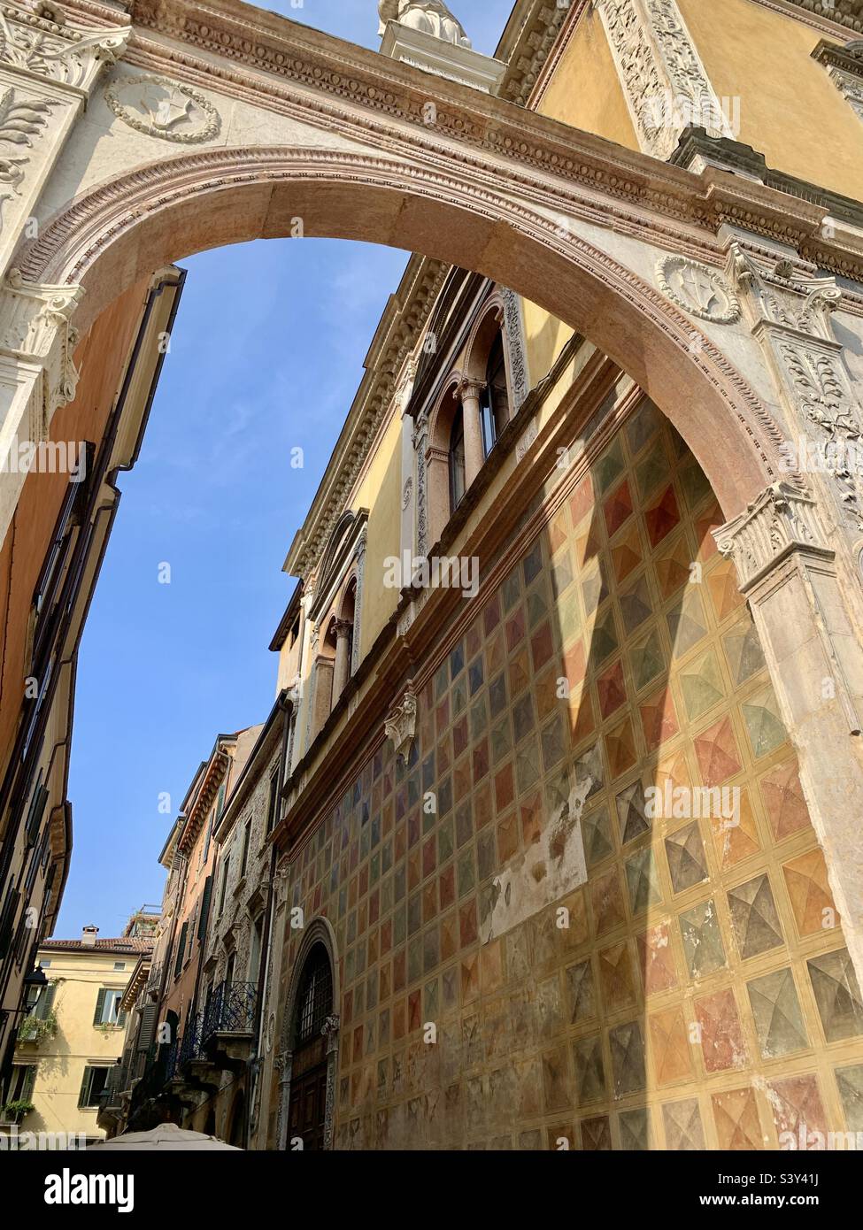 Arco nella città di Verona Italia Foto Stock