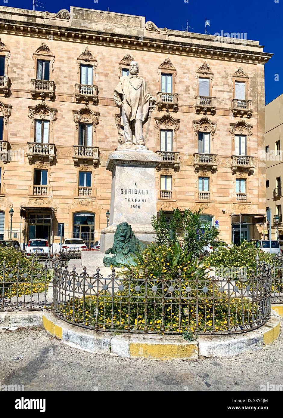 Italy sicily trapani piazza garibaldi immagini e fotografie stock ad alta  risoluzione - Alamy