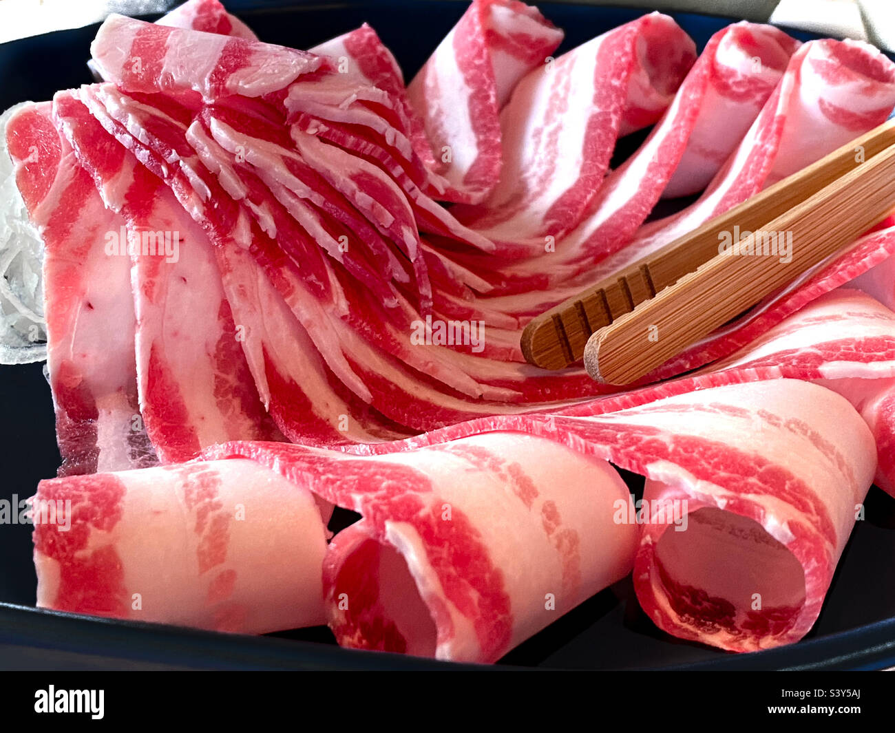 Maiale fresco / pancetta preparato per pentola calda / sukiyaki. Foto Stock
