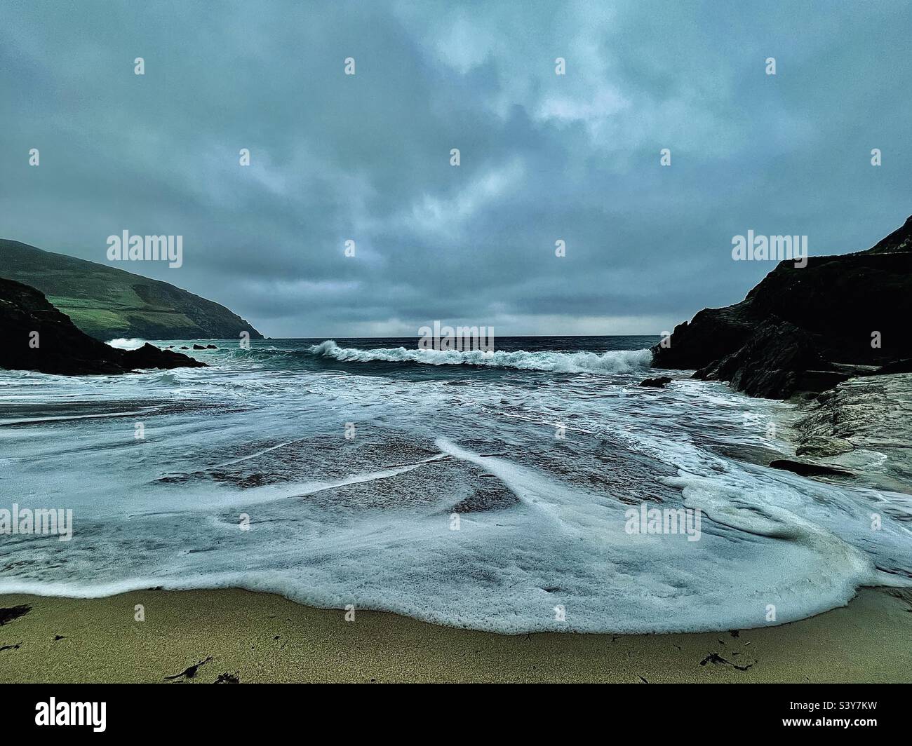 Spettacolare Coumeenoole spiaggia irlanda Foto Stock