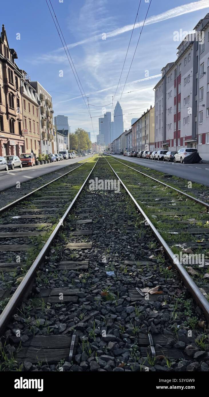 Der Weg ist das Ziel, Ferrovia, skyline, Schienen, Francoforte Foto Stock