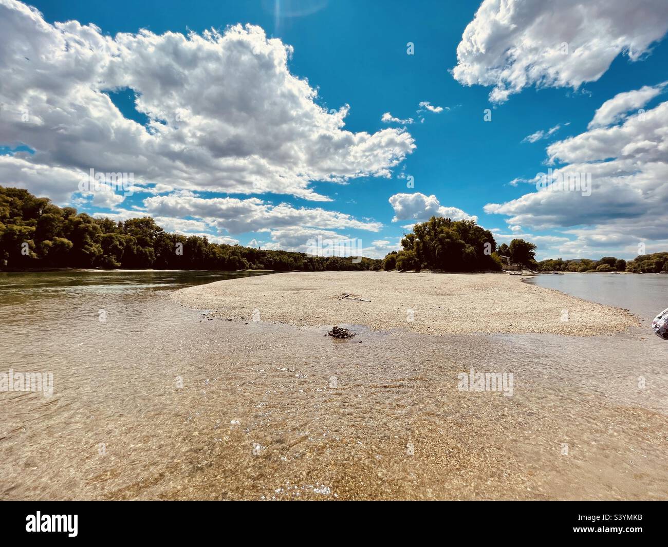 Basso livello d'acqua sul Danubio in Ungheria Foto Stock