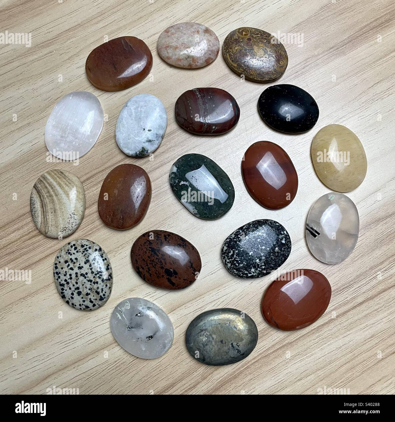 Set 7 Pietre Chakra Naturali - Cristalli Curativi Per Meditazione E Energia - Quarzo Rosa, Ametista - Foto 5