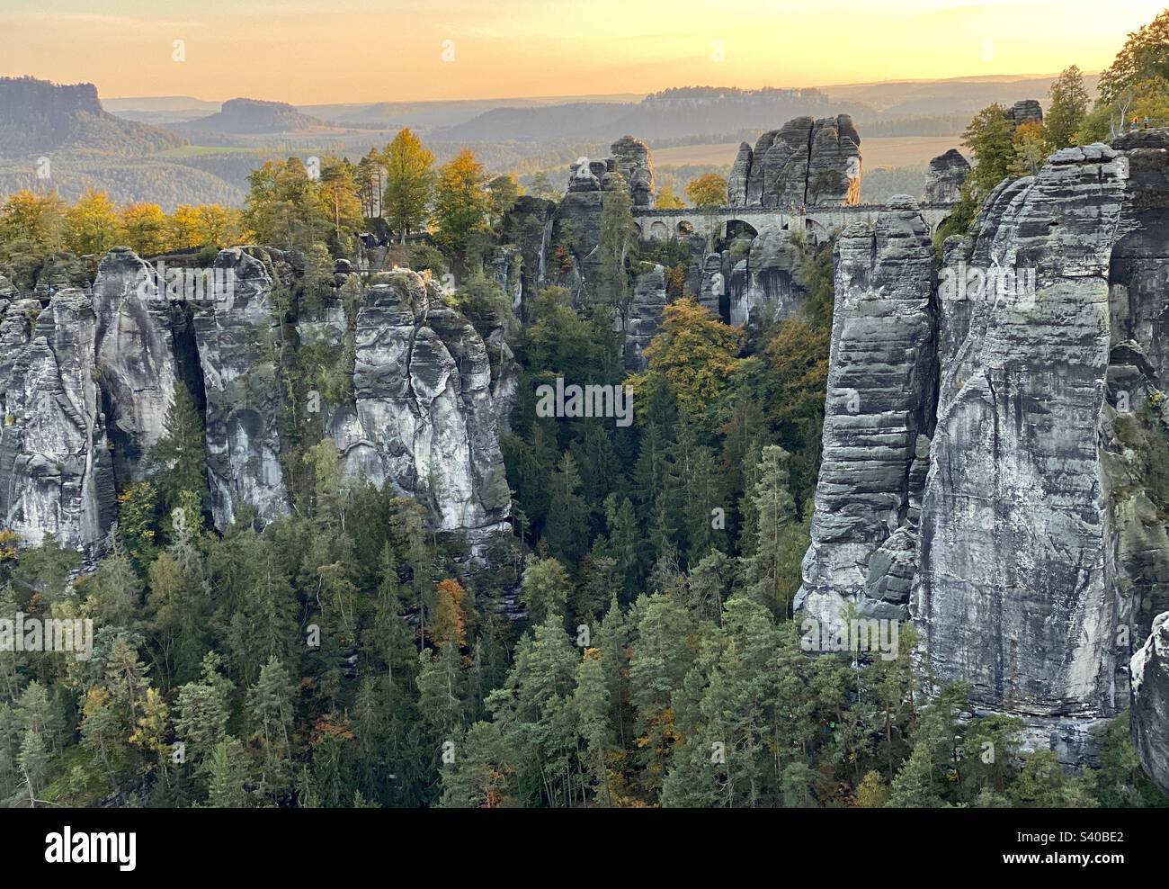 Formazione rocciosa di Bastei, Sassonia Svizzera montagne, Germania Foto Stock