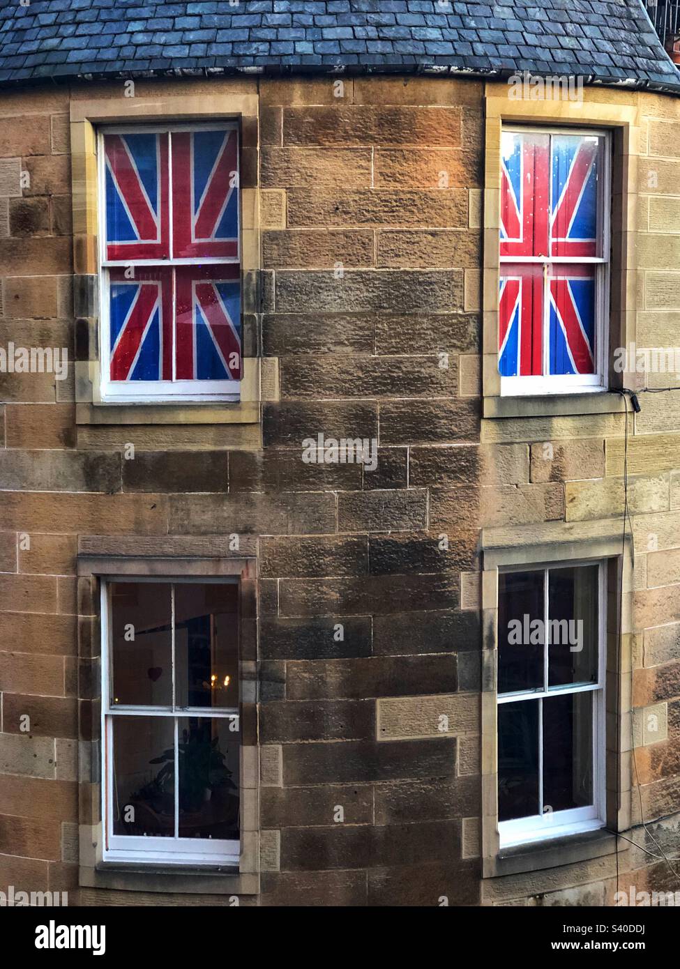 Inquilino di Edimburgo con Union Jack finestre - Immagine stock catturata con smartphone