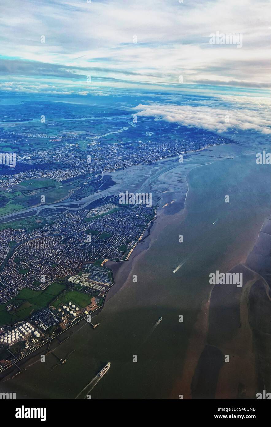 L'estuario del Tamigi con Coryton e torrente flussi mostrati dall'aria - Essex UK Foto Stock