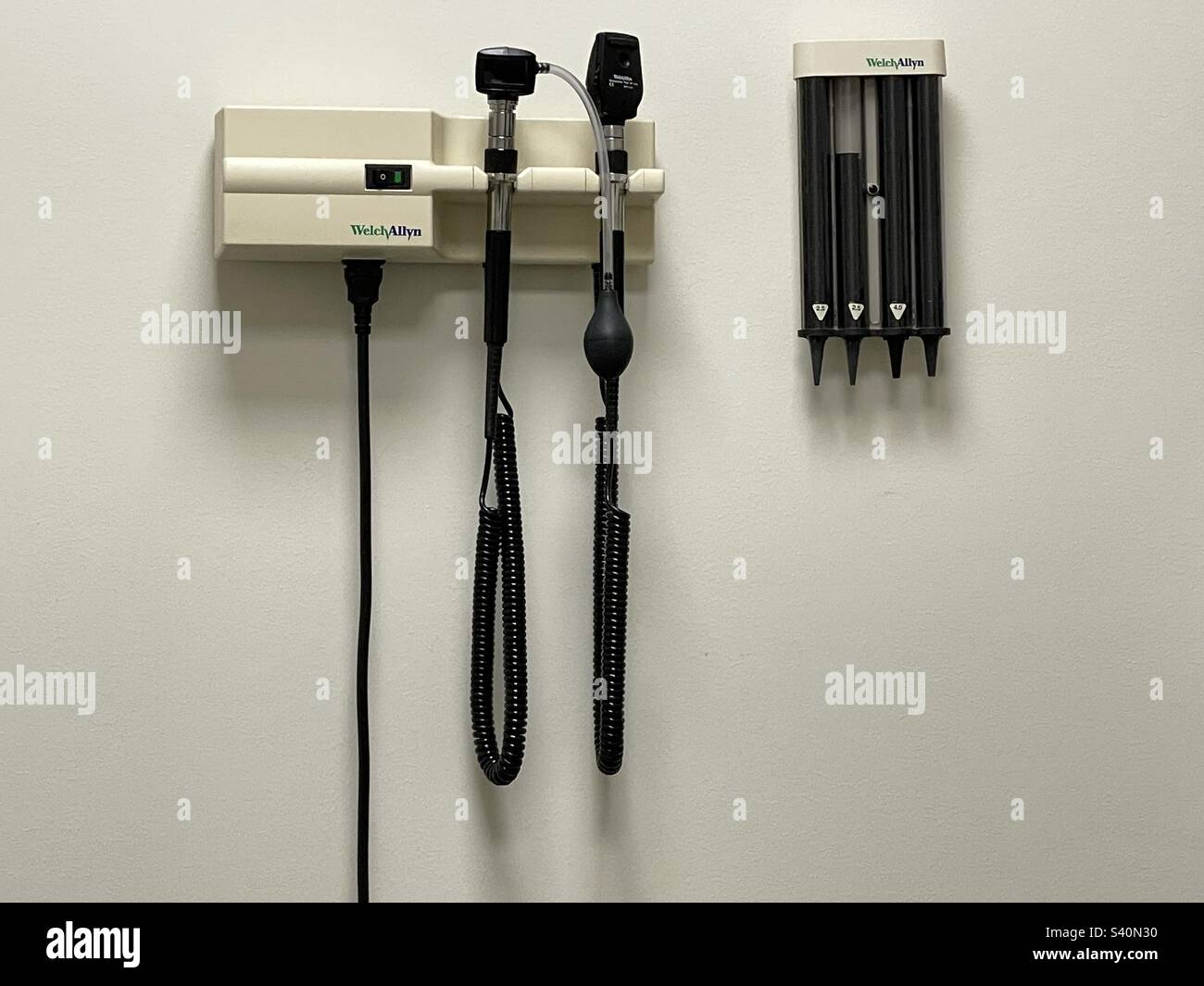 Una sala esame presso una clinica medica locale nello Utah, USA. - Immagine stock catturata con smartphone