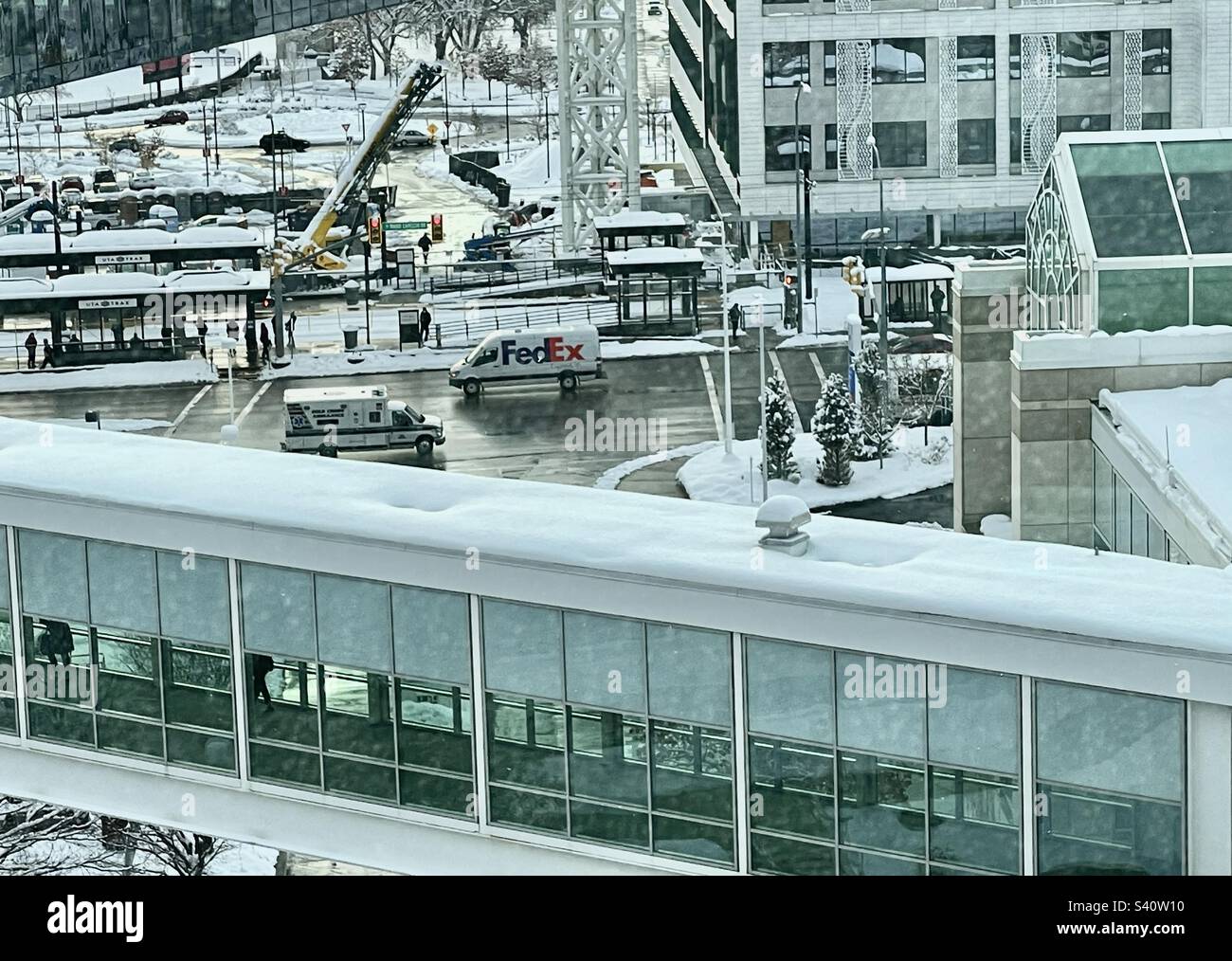 Una vista dalla mia stanza dell'ospedale al 3rd° piano dell'HELIX Skybridge all'ospedale U of U (University of Utah). - Immagine stock catturata con smartphone