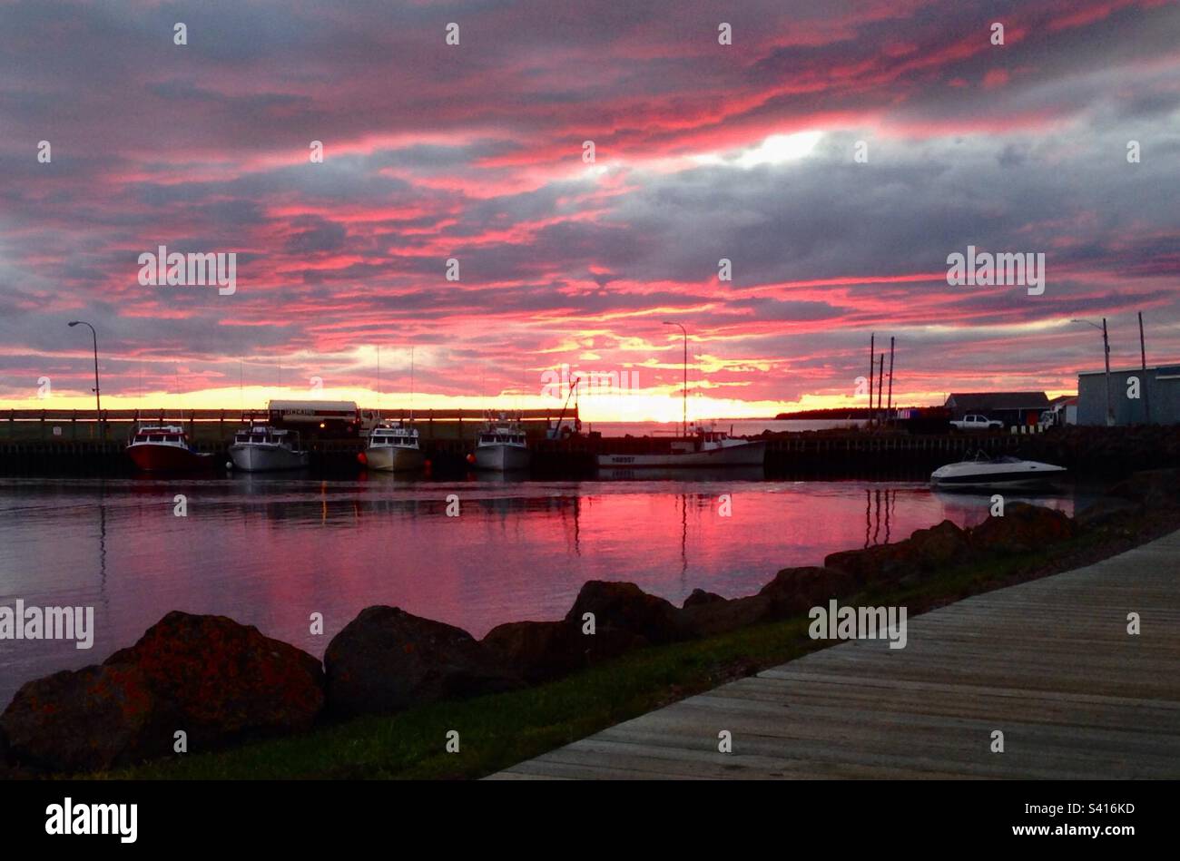 Tramonto al porto 2022 Foto Stock