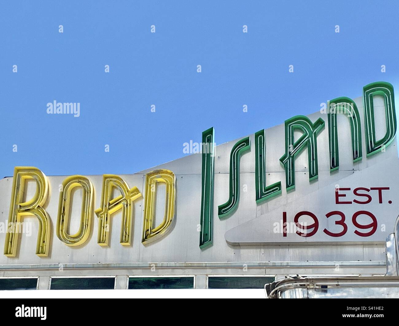 Un classico e snello moderno ristorante in stile Art Deco, originariamente fondato nel 1939 in direzione est. Ora è stato riposizionato in questa tranquilla cittadina rurale di Oakley, Utah. Foto Stock