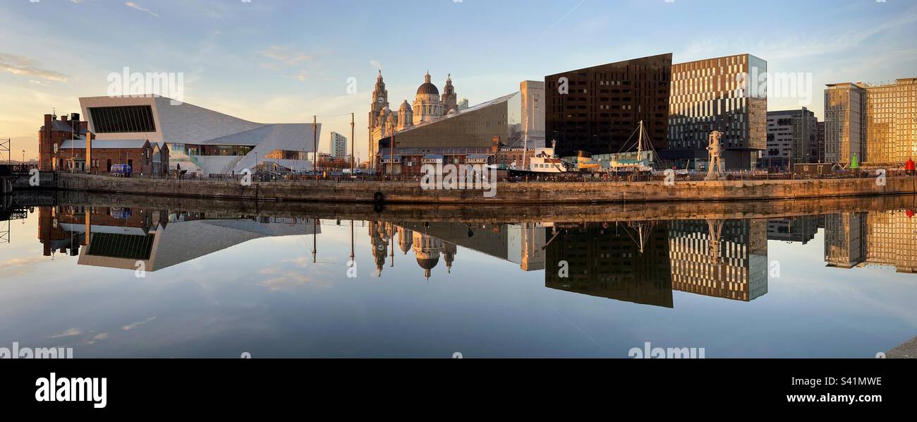 Royal Albert Dock Liverpool - Immagine stock catturata con smartphone
