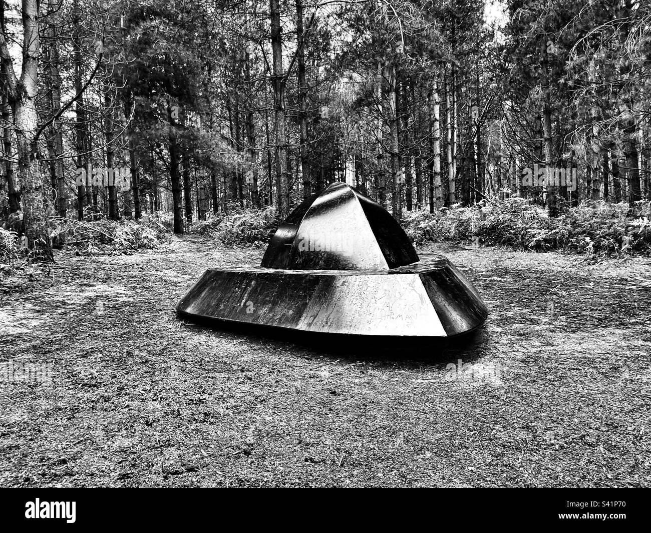 Modello del UFO che, secondo quanto riferito, sbarcò nella foresta di Rendelsham nel dicembre 1980 Suffolk Inghilterra - Immagine stock catturata con smartphone