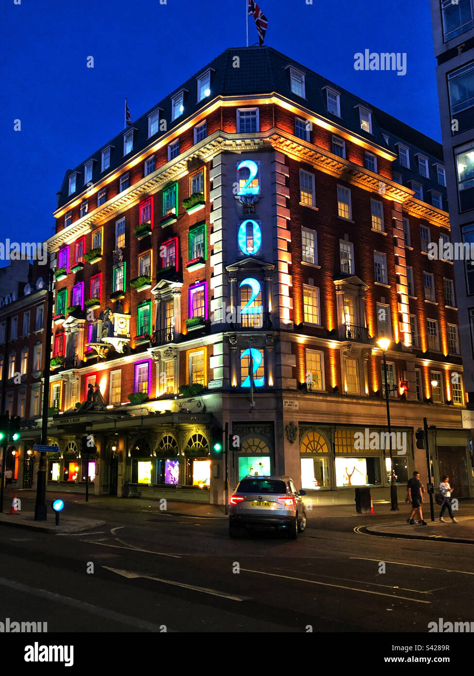Luci notturne colorate, Fortnum e Mason, Londra - Immagine stock catturata con smartphone