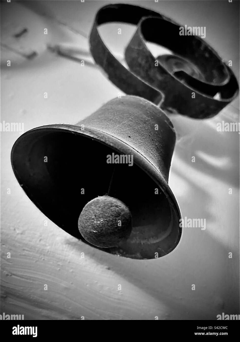 Campana edoardiana in bianco e nero Foto Stock