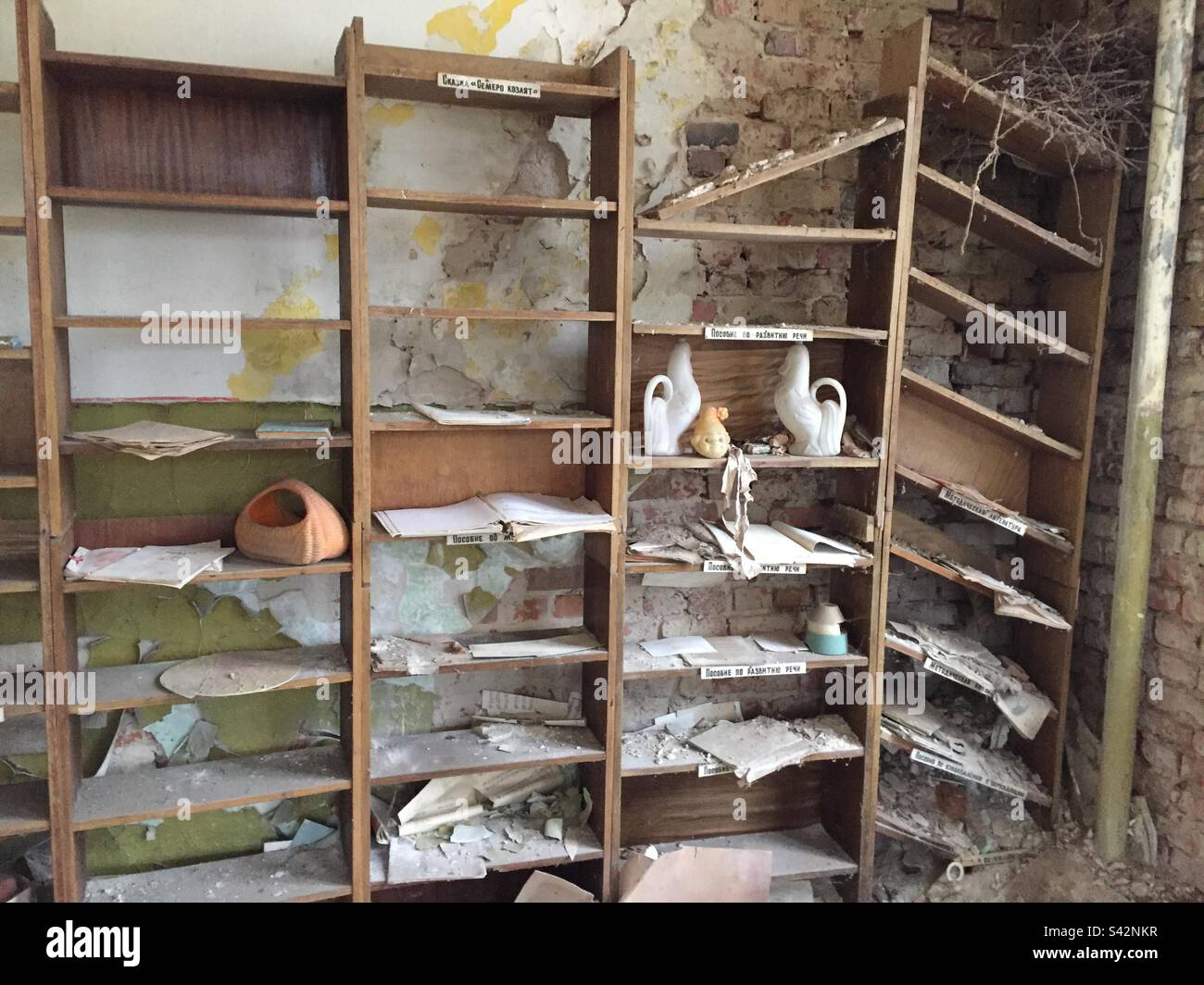 Zona di esclusione di Chernobyl, asilo per bambini abbandonati, Kiev/Kiev Oblast, Ucraina. Gennaio 2020. Foto Stock