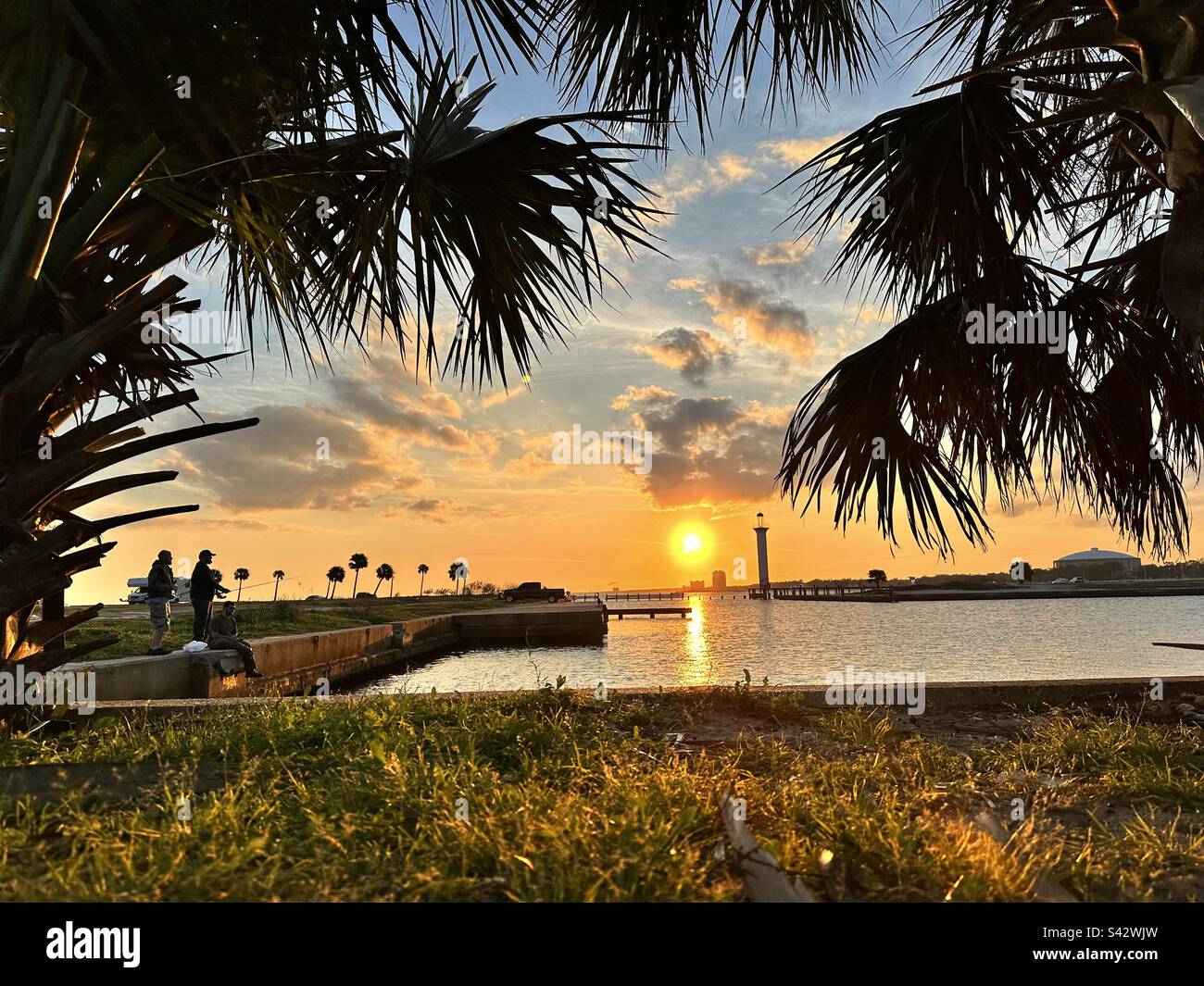 Tramonto che domina la baia di Gulfport Mississippi. Foto Stock