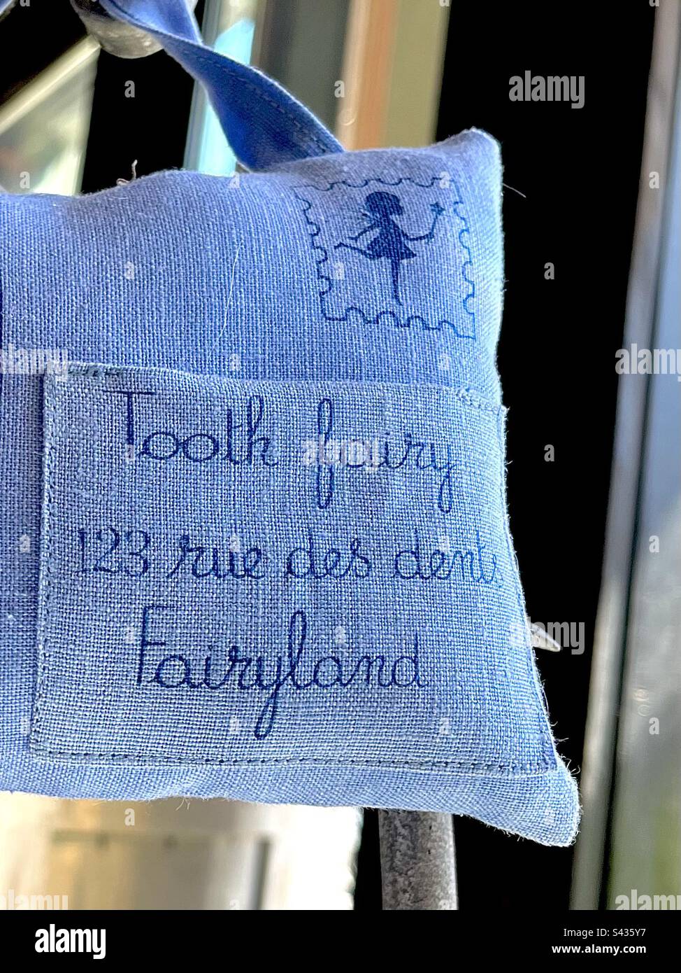 Cuscino fairy tooth azzurro con indirizzo. Include lo spazio di stampa. Foto Stock