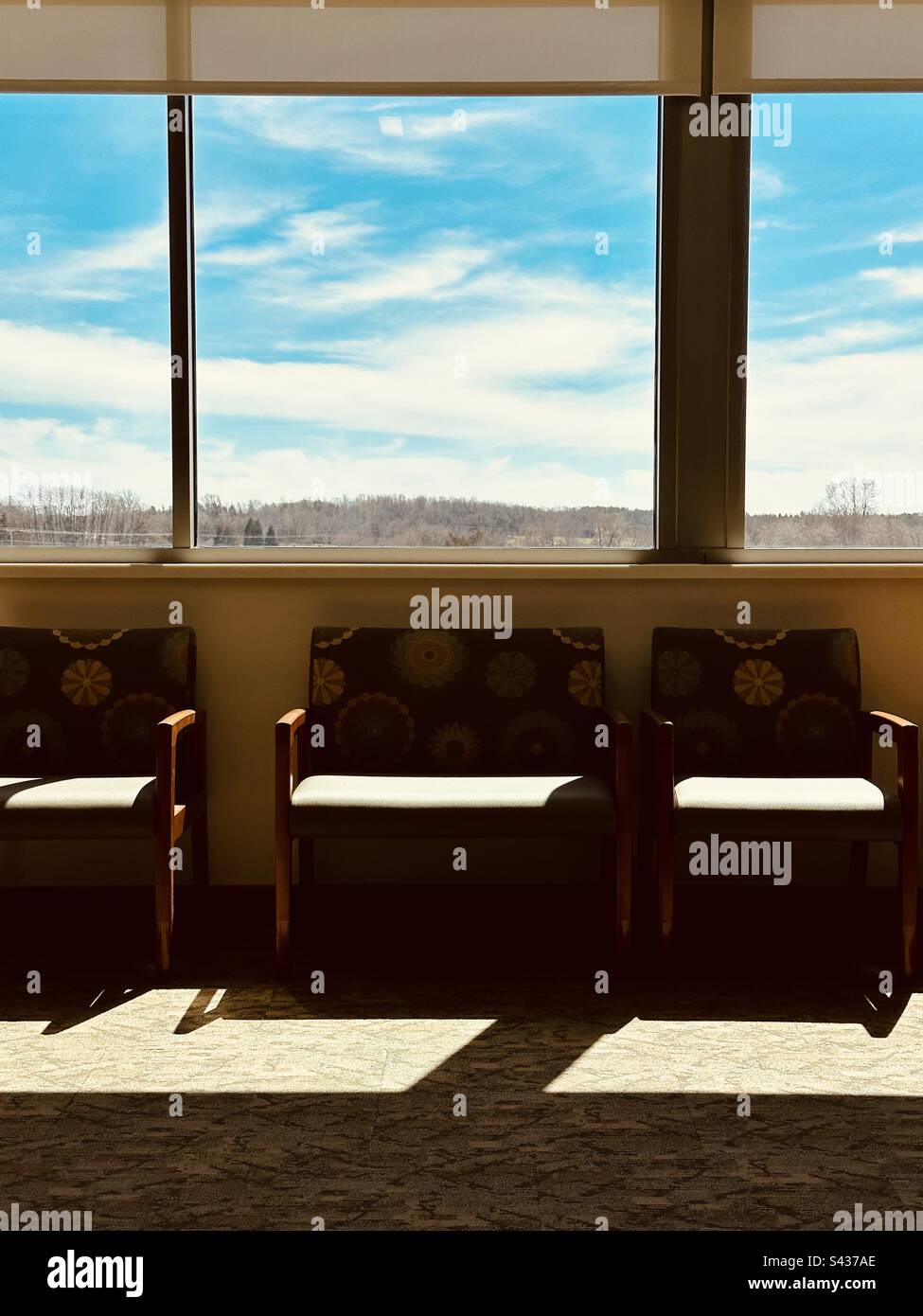 Vista dalla finestra di una sala d'attesa Foto Stock