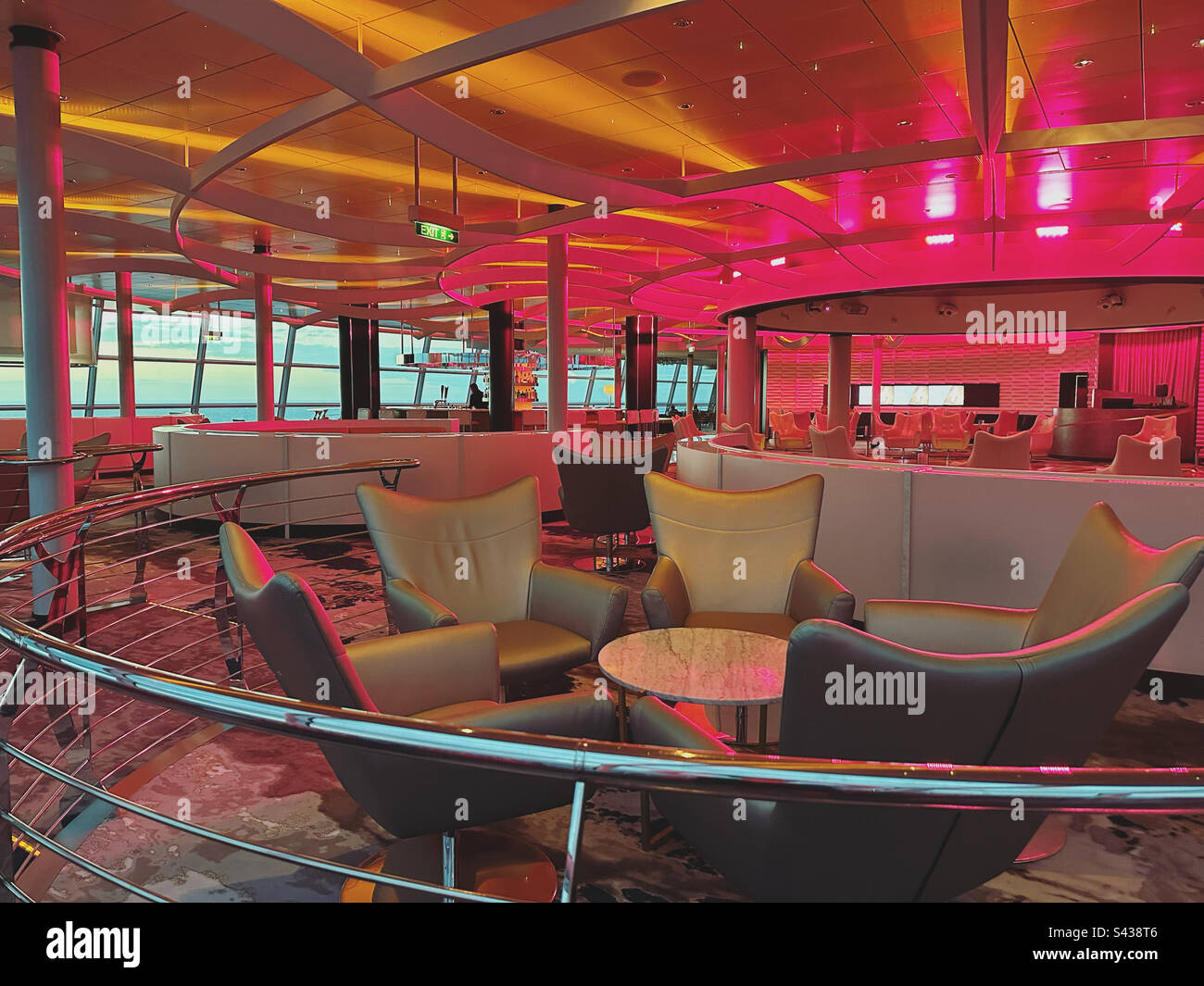 La Sky Lounge, Celebrity Silhouette, durante una crociera da Miami, Florida, Stati Uniti a Cozumel, Messico Foto Stock