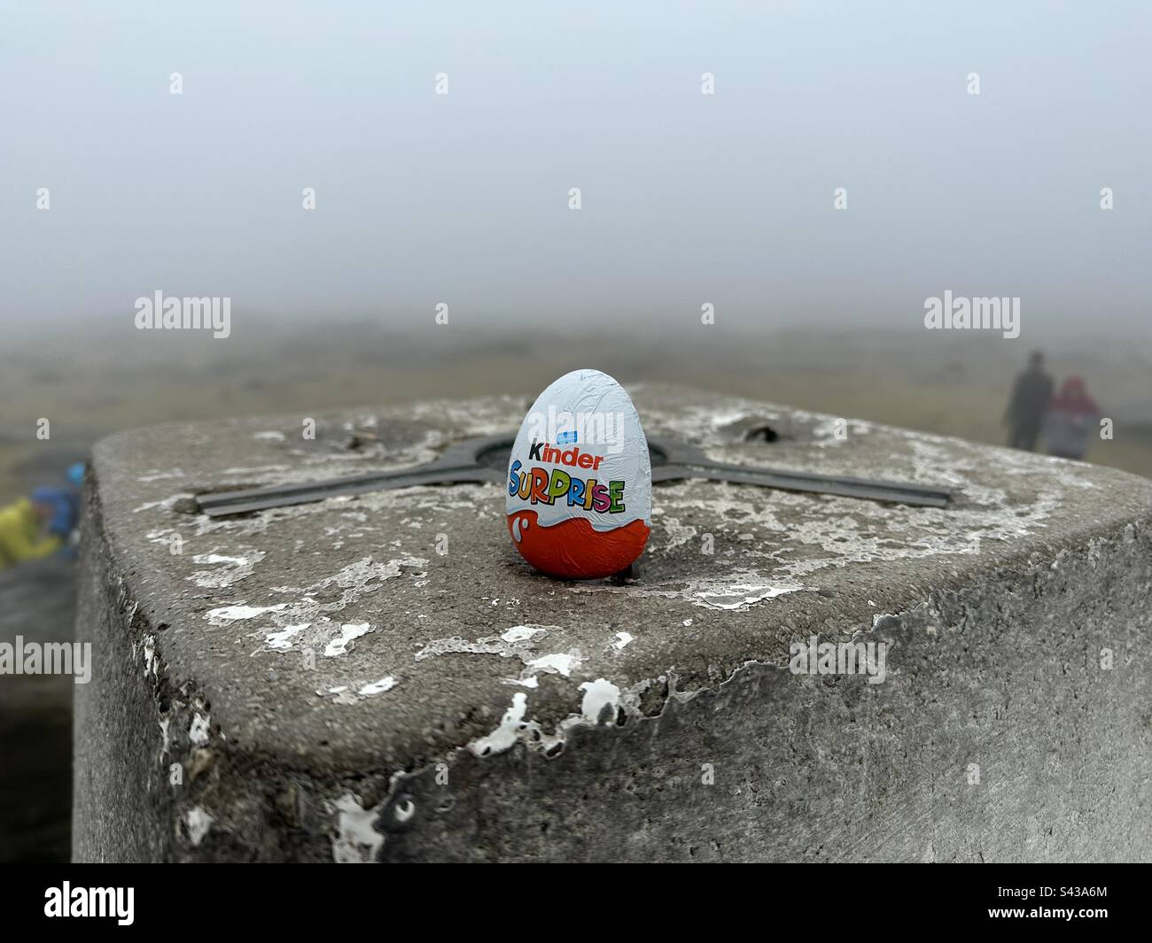 Sorpresa Kinder al Kinder Low a Pasqua, Peak District Foto Stock