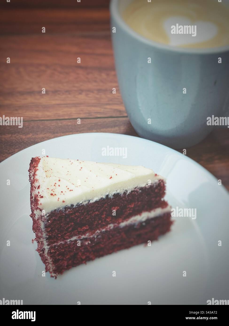 Torta e caffè - Immagine stock catturata con smartphone