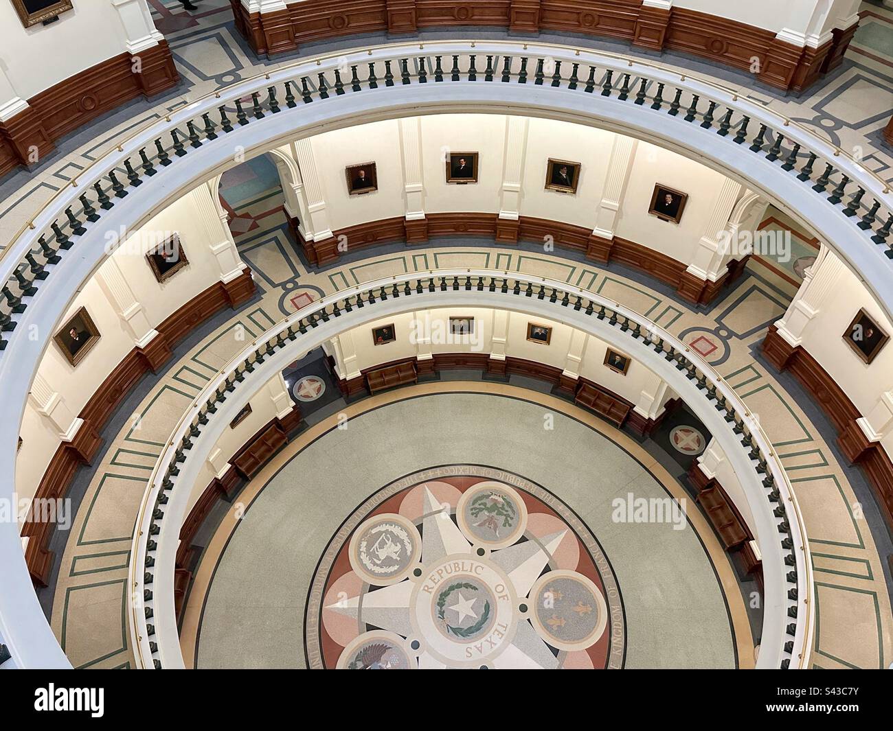 Vista interna dell'edificio del Texas state Capitol dal balcone circolare Foto Stock