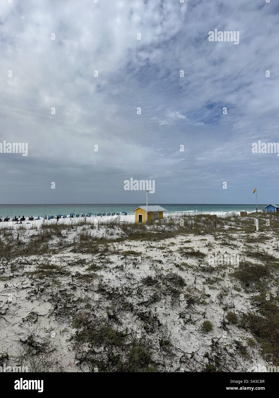 Vista primaverile sulla spiaggia di sabbia bianca della Florida Foto Stock