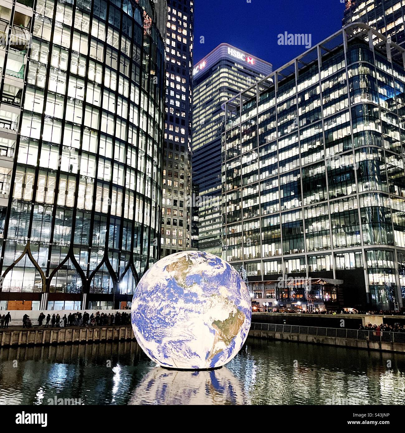 Globe a Canary Wharf - Immagine stock catturata con smartphone