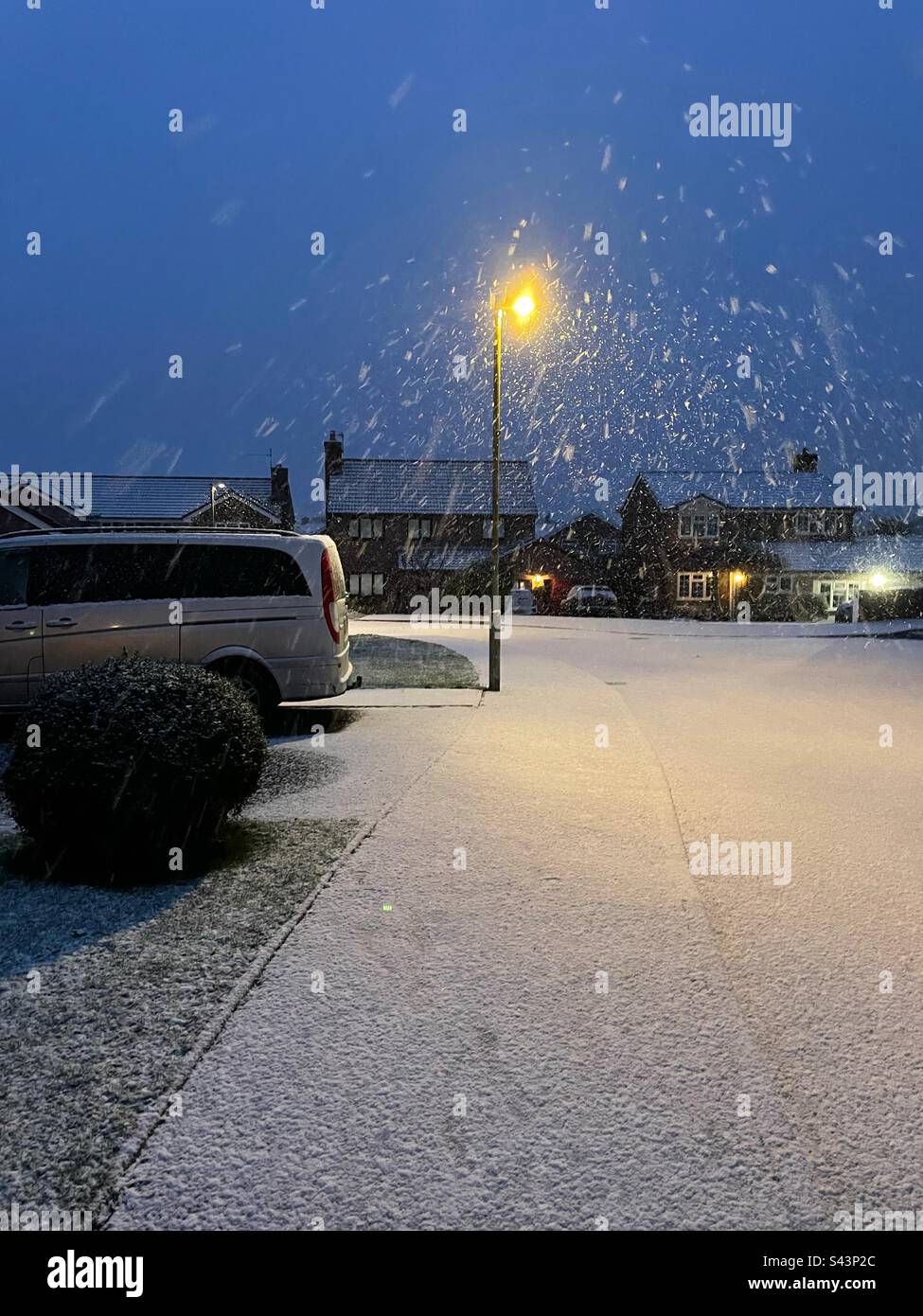 Neve al mattino presto, Galles del Sud Foto Stock